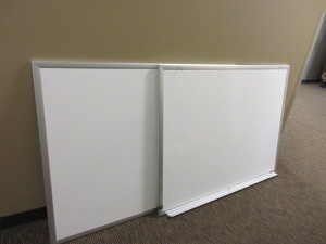 lot 934 image: QUARTET WALLMOUNT WHITE BOARDS