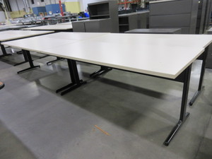lot 323 image: HERMAN MILLER LAMINATE TOP TABLES WITH BLACK METAL BASES