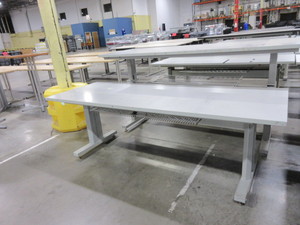 lot 332 image: BOSTON TECH HEAVY DUTY ADJUSTABLE HEIGHT WORK TABLES