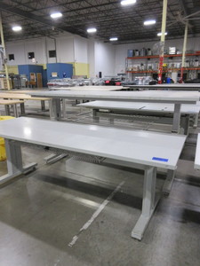 lot 333 image: BOSTON TECH HEAVY DUTY ADJUSTABLE HEIGHT WORK TABLE