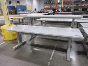 lot 334 image: BOSTON  TECH HEAVY DUTY ADJUSTABLE HEIGHT WORK TABLES