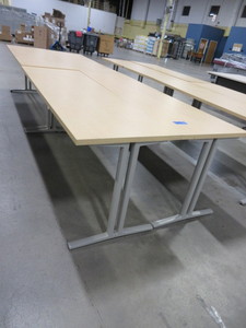 lot 349 image: HERMAN MILLER EVERYWHERE LAMINATE TOP WORK TBLES