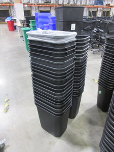 lot 354 image: RUBBERMAID 7 GALLON PLASTIC WASTE BASKETS