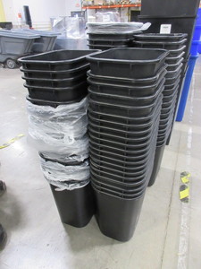 lot 356 image: RUBBERMAID 7 GALLON PLASTIC WASTE BASKETS