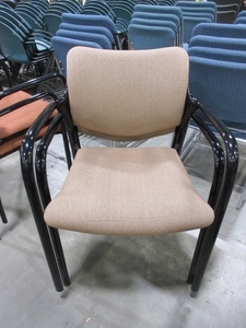 lot 390 image: HERMAN MILLER ASIDE STACKING CHAIRS