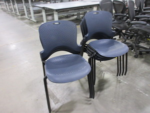lot 419 image: HERMAN MILLER CAPER STACKING CHAIRS - BLUE