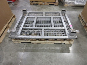 lot 480 image: STEEL CAGE STYLE PALLET
