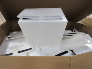 lot 482 image: GAYLORD BIN OF PLASTIC TOTES