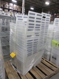 lot 490 image: PALLET OF PLASTIC TOTES