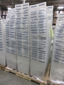 lot 494 image: PALLET OF PLASTIC TOTES