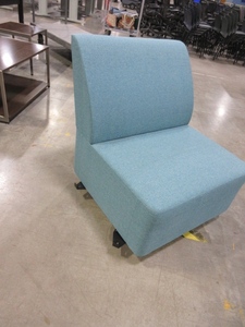lot 377 image: HERMAN MILLER CELESTE SWOOP ARMLESS CHAIR