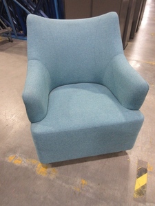 lot 384 image: HERMAN MILLER CELESTE SWOOP CLUB CHAIR WITH ARMS