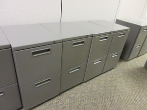 lot 939 image: HERMAN MILLER FILE PEDESTALS
