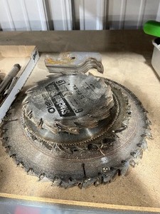 lot of saw blades