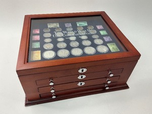 lot 25 image: 69pc WWII U.S. Coin Collection wCherrywood Box