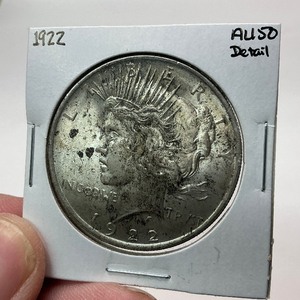 lot 61 image: 1922 Silver Peace Dollar