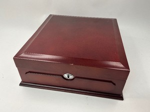 lot 64 image: 30 Proof Sets from 1968-2005