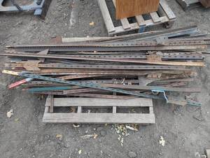 Pallet of fence post - 30- post
