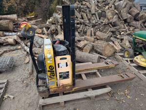 Yale Electric Pallet Jack WBattery