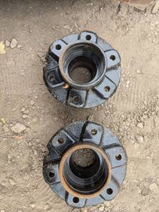 Pair of 6 Hole Wheel Hubs