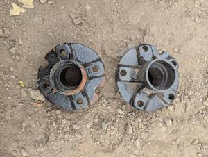 pair 5 hole Wheel Hubs
