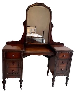 lot 7 image: 1900s Antique Walnut Vanity on Casters