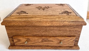 lot 49 image: Amish Made Oak Silverware Chest