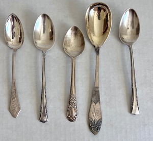 lot 4A image: Five Sterling Silver Spoons