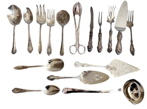 lot 32 image: Silver Plated Serving Utensil Lot