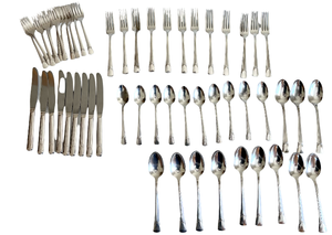 lot 31 image: Embassy Silver Plate Flatware Set