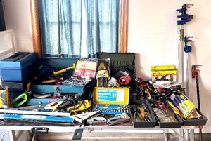 lot 45 image: Tool Boxes, Power Tools, Hand Tools, Garage and Tool Lot