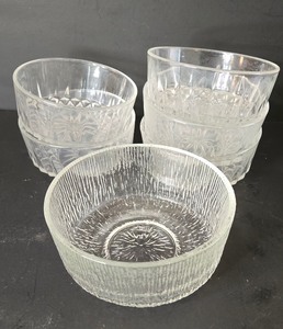lot 63 image: Glass Salad Bowl w Serving Bowls
