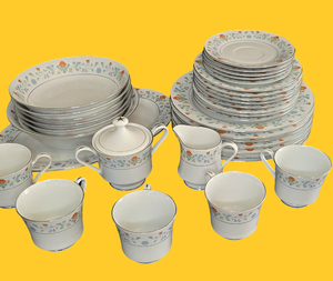 lot 52 image: Baum Brothers Chatham Fine China Set