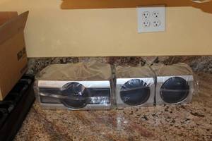 lot 6 image: Aiwa Center Speaker System SX-C610 with Satellite Speakers