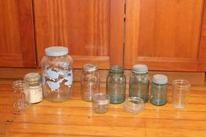 lot 10 image: Vintage Glass Jar Collection Assortment