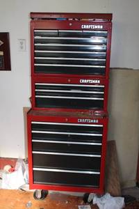 lot 20 image: Craftsman Red Tool Chest with Drawers