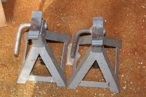 lot 27 image: Metal Jack Stands Pair