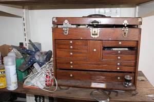 lot 39 image: Vintage Wooden Machinist Tool Chest with Drawers