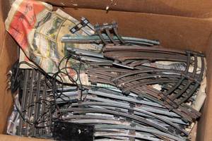 lot 40 image: Vintage Model Train Track Set