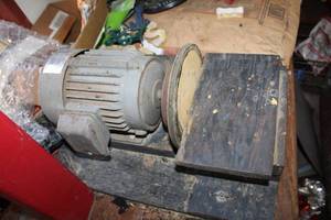 lot 45 image: Industrial Electric Disc Sander with Motor
