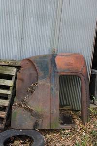lot 49 image: Vintage Rusted Truck Cab