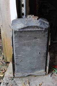 lot 50 image: Vintage Ford Tractor Radiator