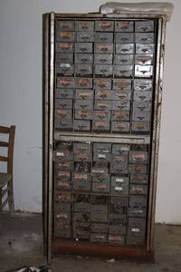 lot 54 image: Vintage Industrial Metal Storage Cabinet with Drawers
