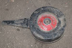 lot 61 image: Vintage Oldsmobile Rocket Air Cleaner