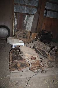 lot 71 image: Collection of Vintage Automotive Engines and Parts