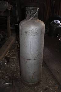 lot 73 image: Large Propane Tank