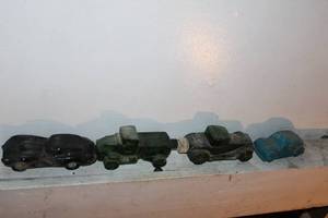 lot 101 image: Vintage Glass Car-Shaped Bottles Collection