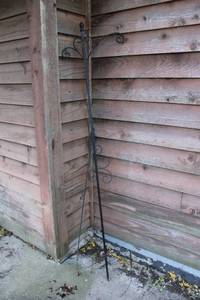 lot 112 image: Wrought Iron Garden Plant Hanger