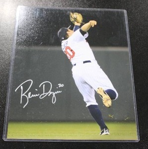 lot 47 image: Minnesota Twins Brian Dozier 8x10 Autograph Photo
