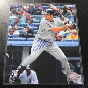 lot 57 image: Minnesota Twins Joe Mauer 8x10 Autograph Photo
